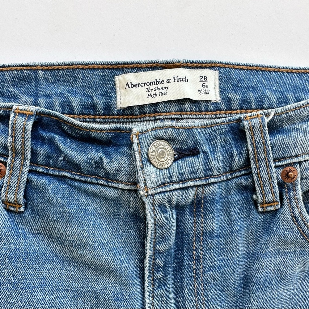 Abercrombie & Fitch | The Skinny High Rise Jeans